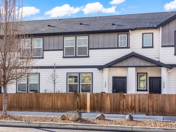 1226 NW Upas Place, Redmond, OR 97756