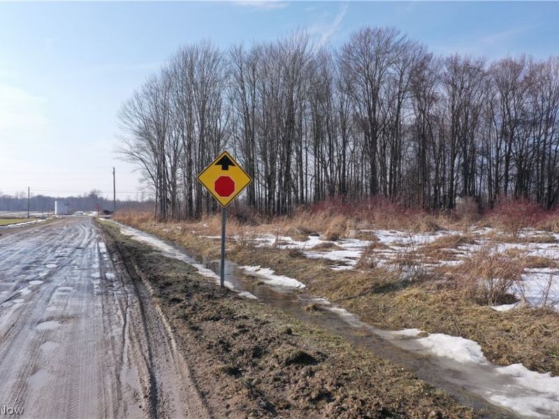 Oh-7 , Andover, OH 44003 Photo 14