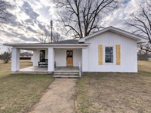 1601 Tishomingo St., Corinth, MS 38834