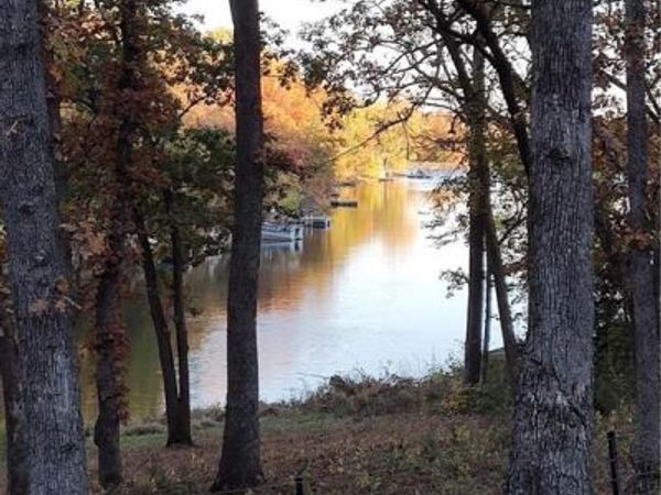 89 NW Lakeside Drive, Lacygne, KS 66040