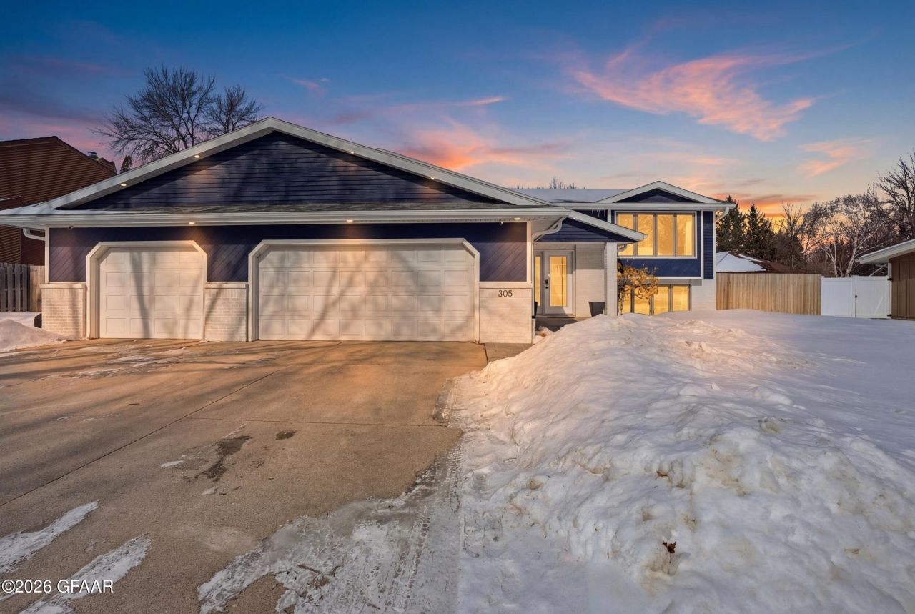 205 CIRCLE HILLS Drive  primary photo