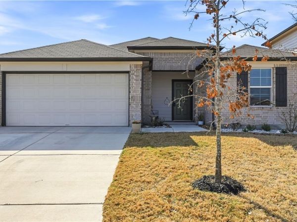 832 Nodding Nixie , Seguin, TX 78155