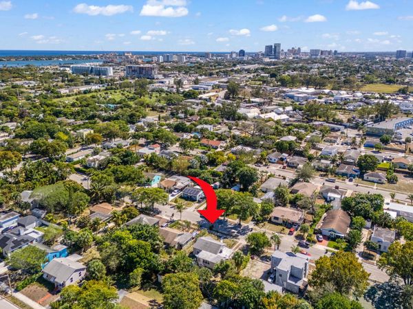 933 30th Court, West Palm Beach, FL 33407