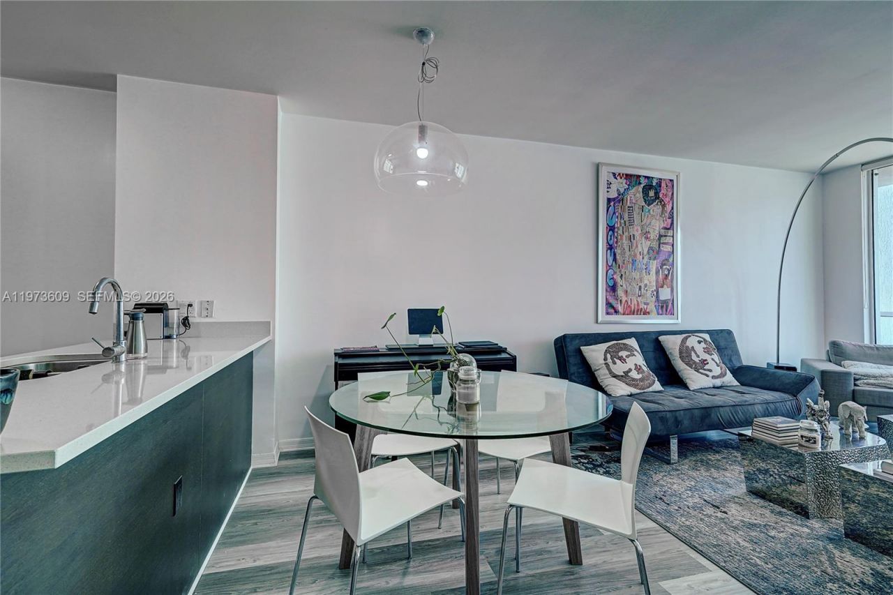 500 Brickell Ave, Unit 4004, Miami, FL 33131 Photo