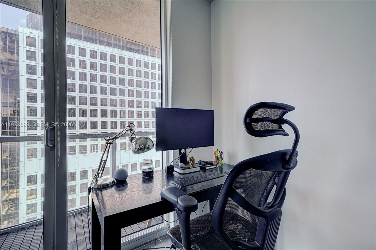 500 Brickell Ave, Unit 4004, Miami, FL 33131 Photo