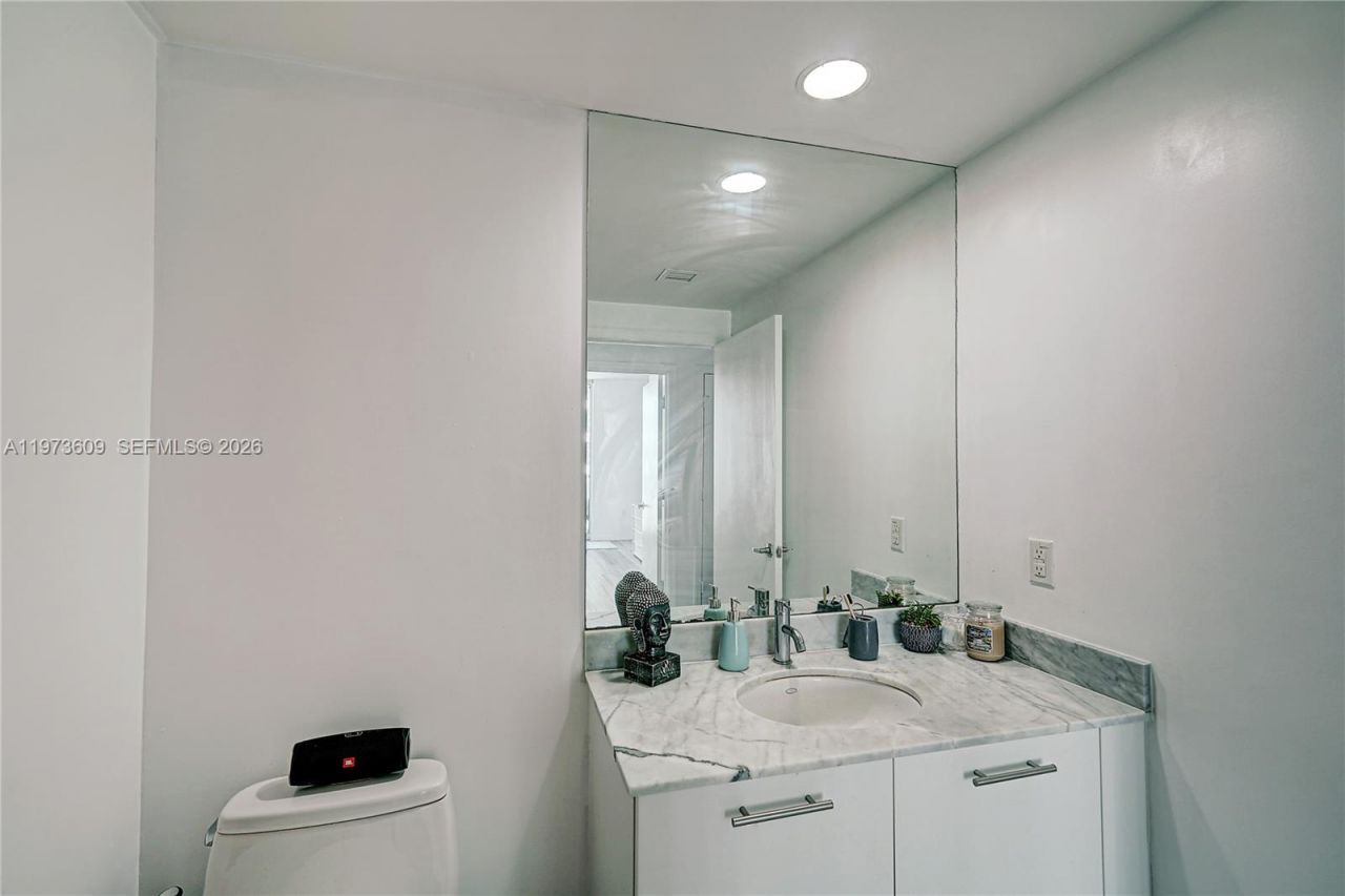 500 Brickell Ave, Unit 4004, Miami, FL 33131 Photo