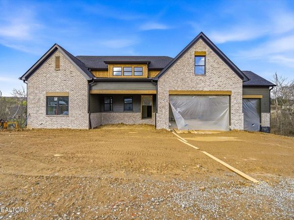 130 Forest Creek Pkwy, Oak Ridge, TN 37830