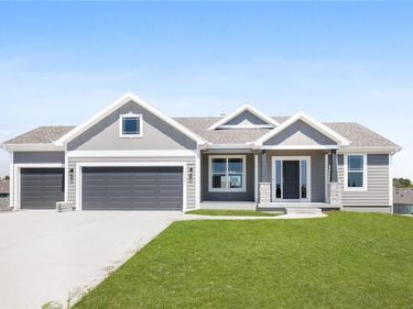 20731 S Emerald Street, Spring Hill, KS 66083