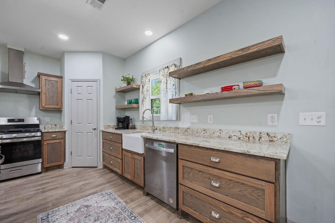 818 Frasier Lane Photo 16