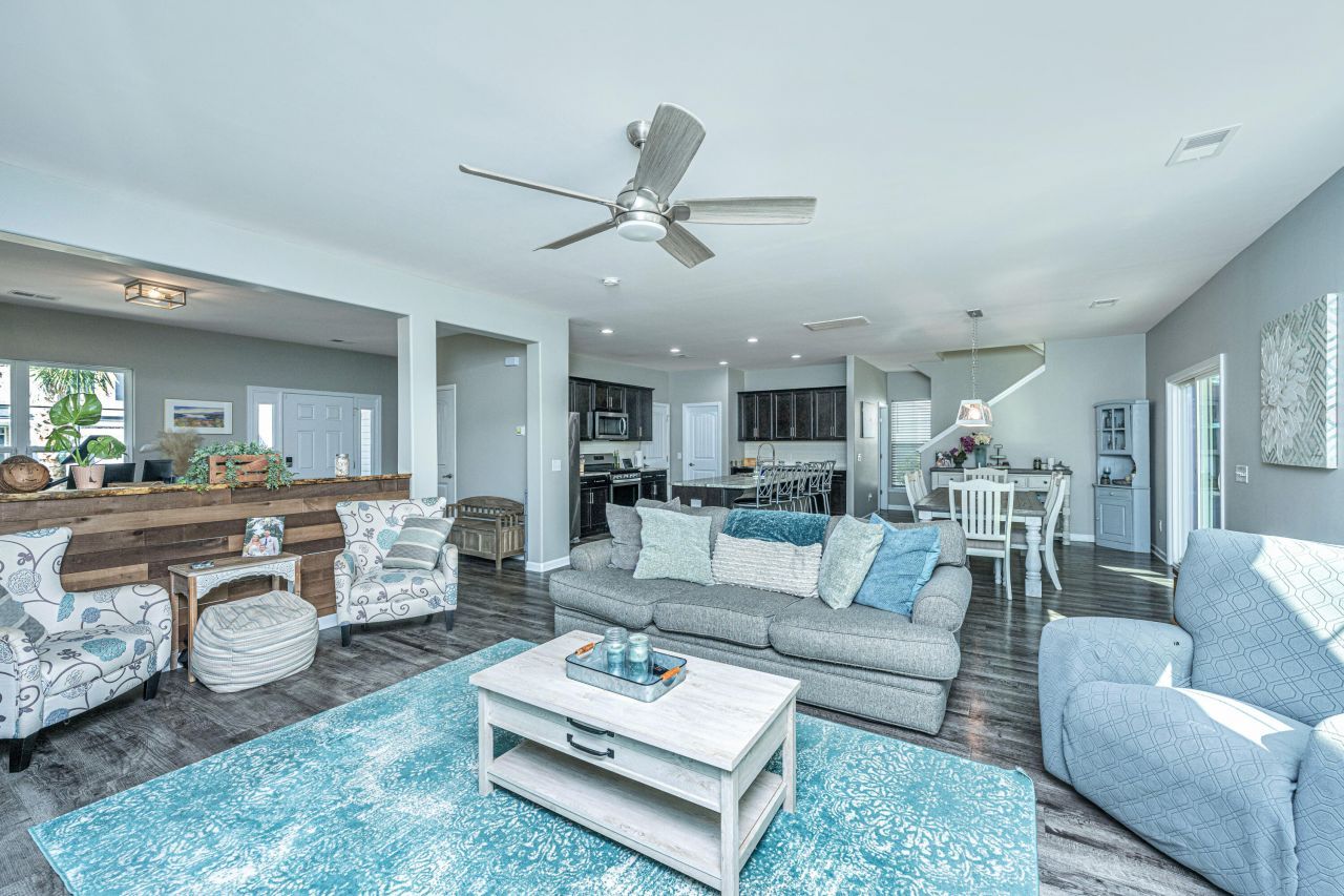 419 Sanctuary Park Drive Photo 10