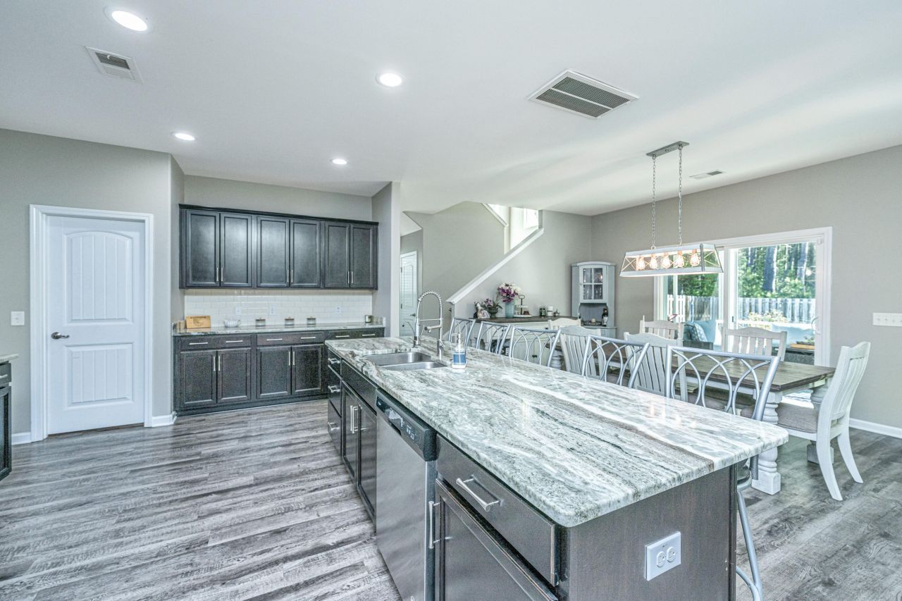 419 Sanctuary Park Drive Photo 15