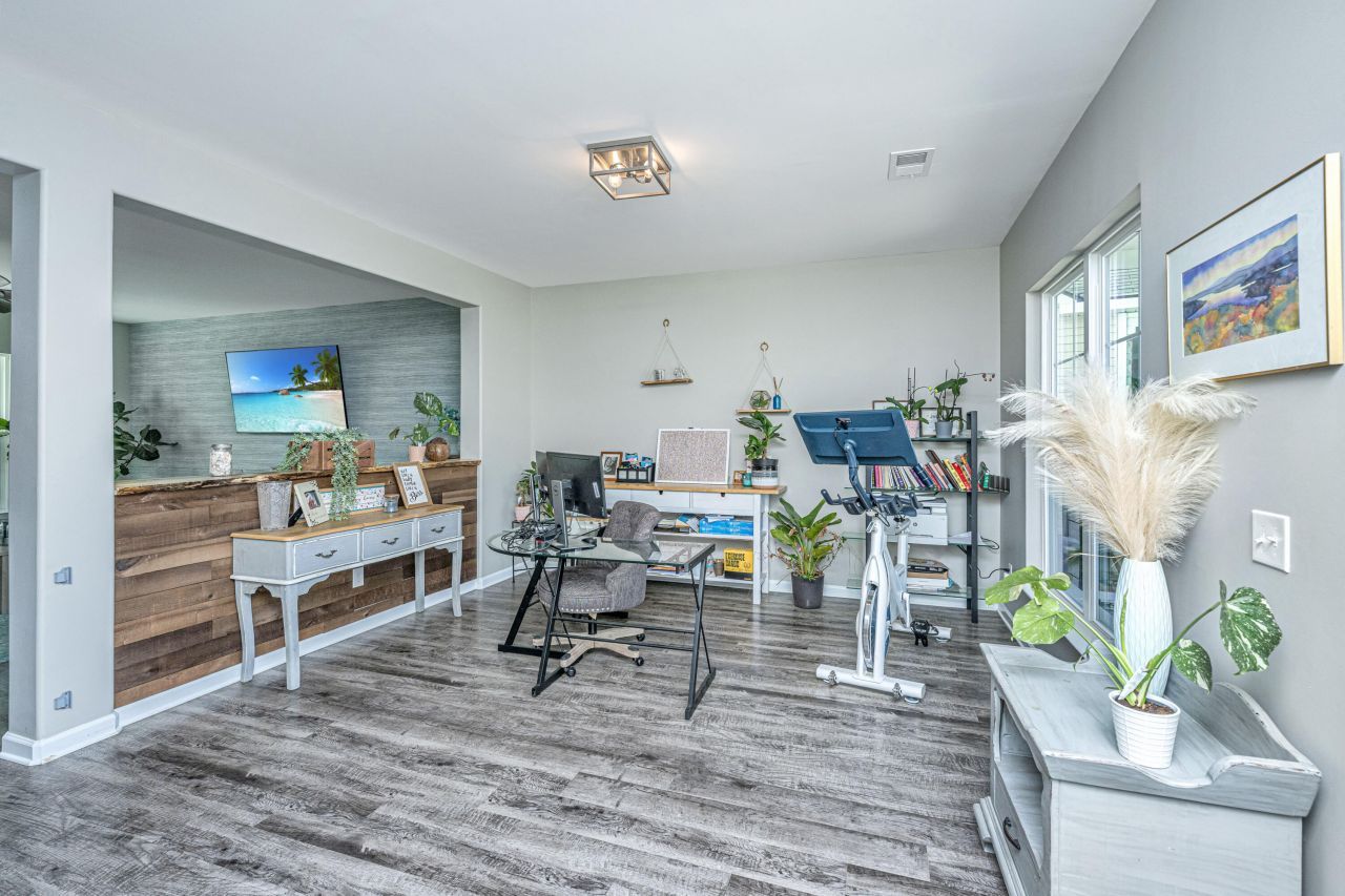 419 Sanctuary Park Drive Photo 7