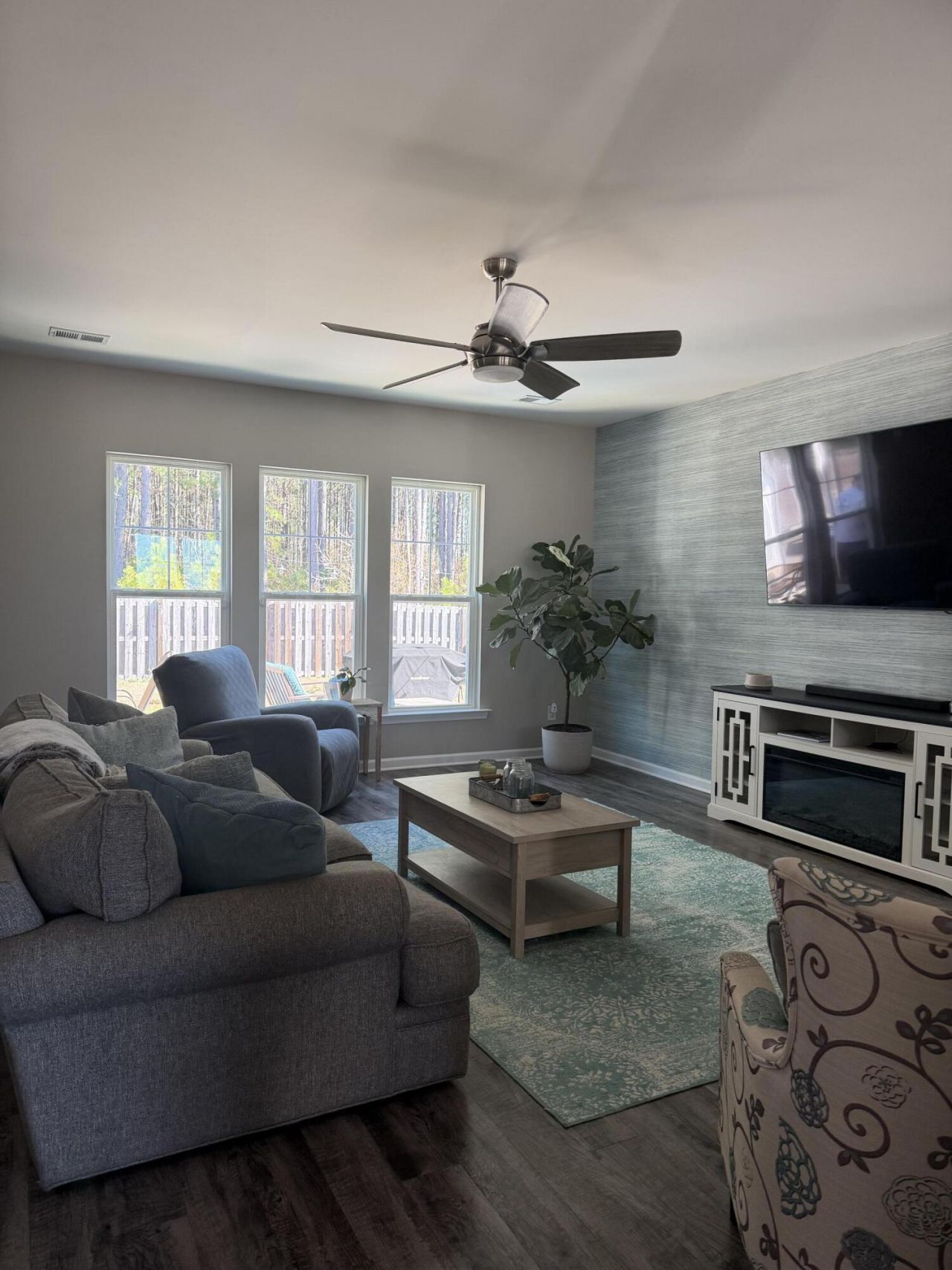 419 Sanctuary Park Drive Photo 9