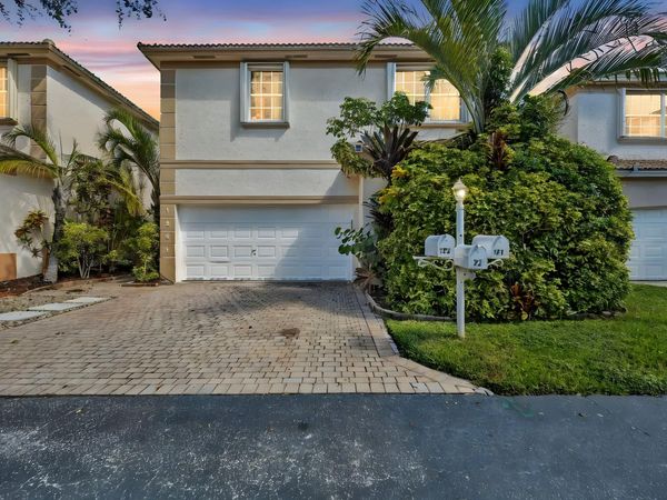 1231 Hayes St, Hollywood, FL 33019