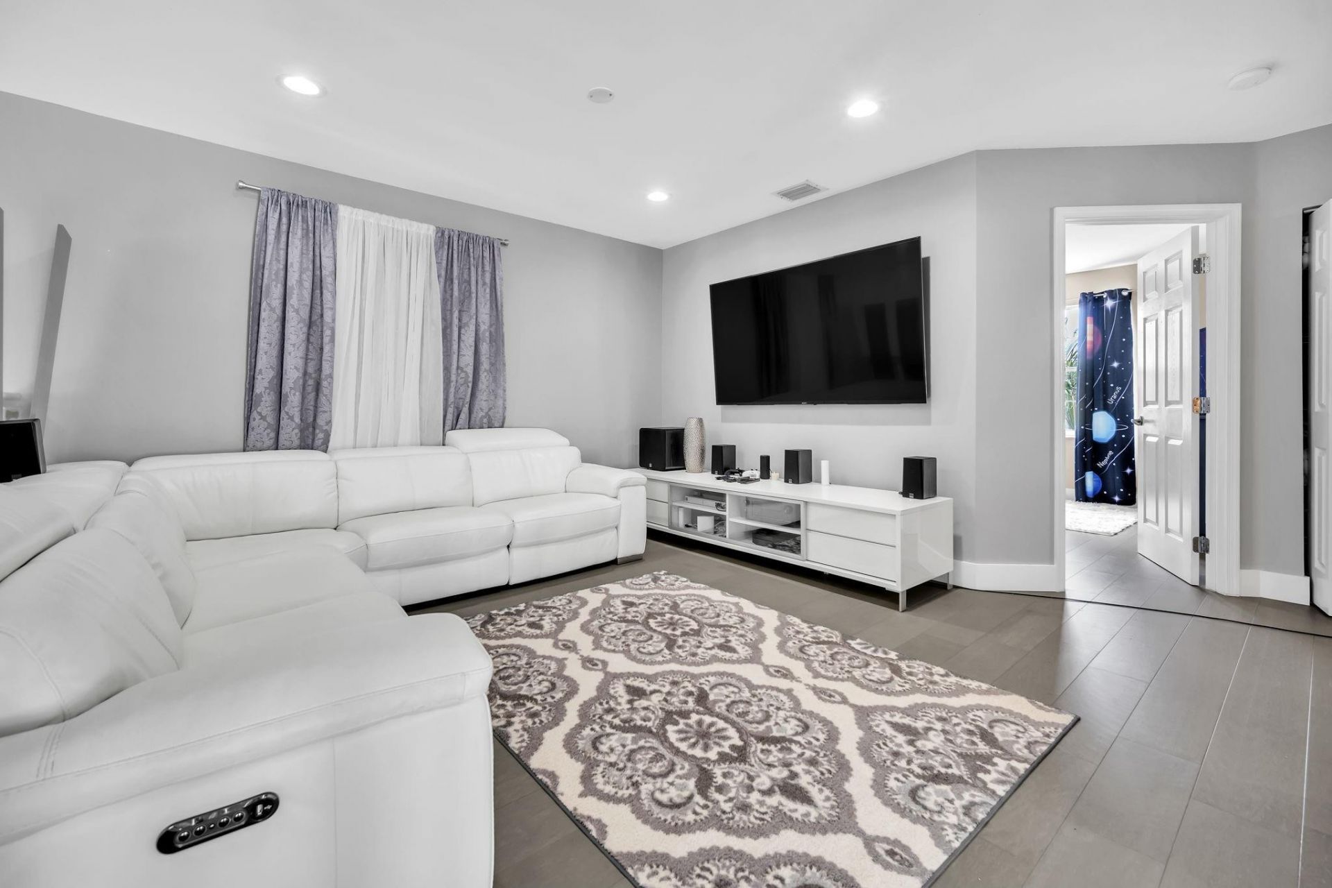 1231 Hayes Street, Hollywood, FL 33019 Photo