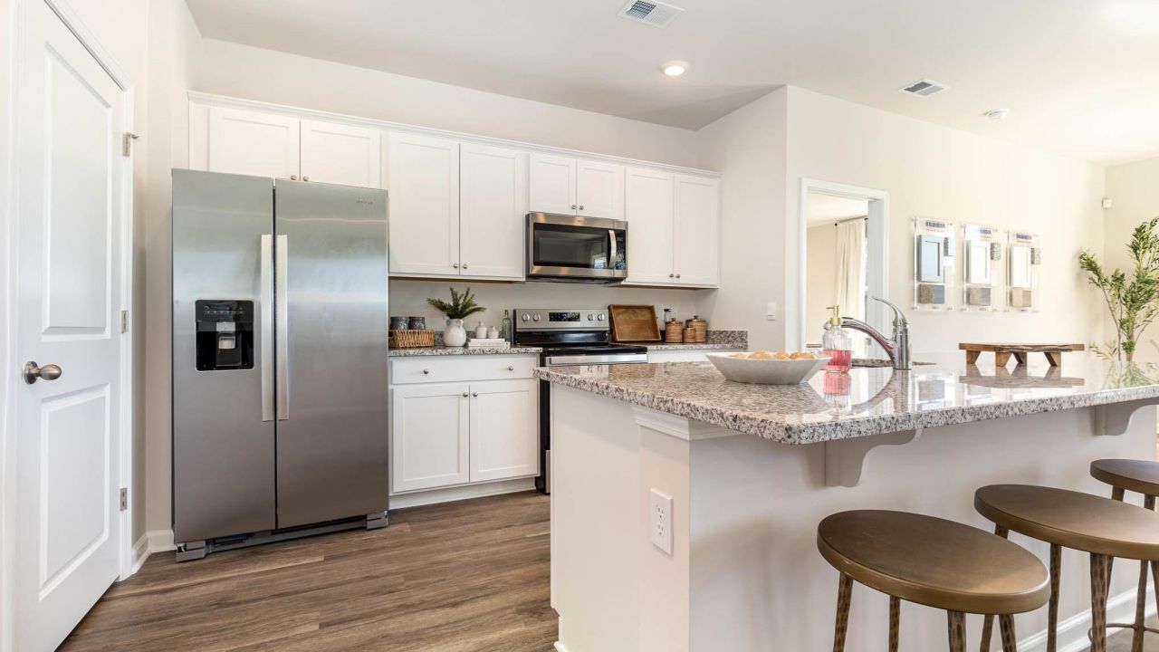 507 Acosta Circle  Photo 4