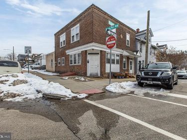 701 SPRING MILL AVENUE , CONSHOHOCKEN, PA 19428