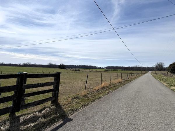 2100 Beacon Light Rd, Morrison, TN 37357