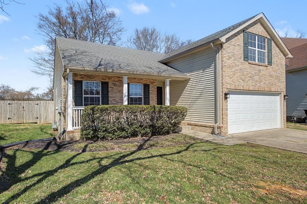 135 Sumner Meadows Ln, Hendersonville, TN 37075 Main Photo