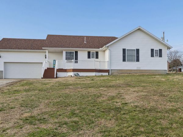 15050 E 2020 Road, Stockton, MO 65785