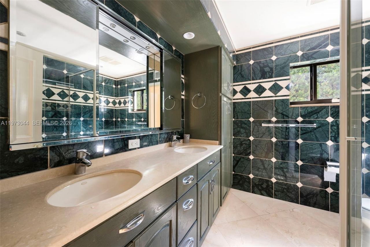 501 Hibiscus Dr, Hallandale Beach, FL 33009 Photo