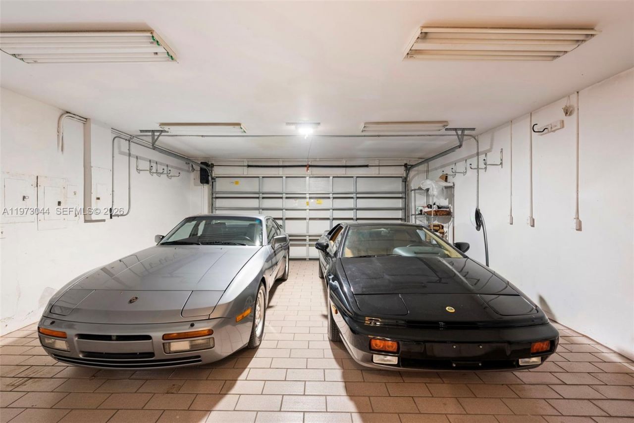 501 Hibiscus Dr, Hallandale Beach, FL 33009 Photo