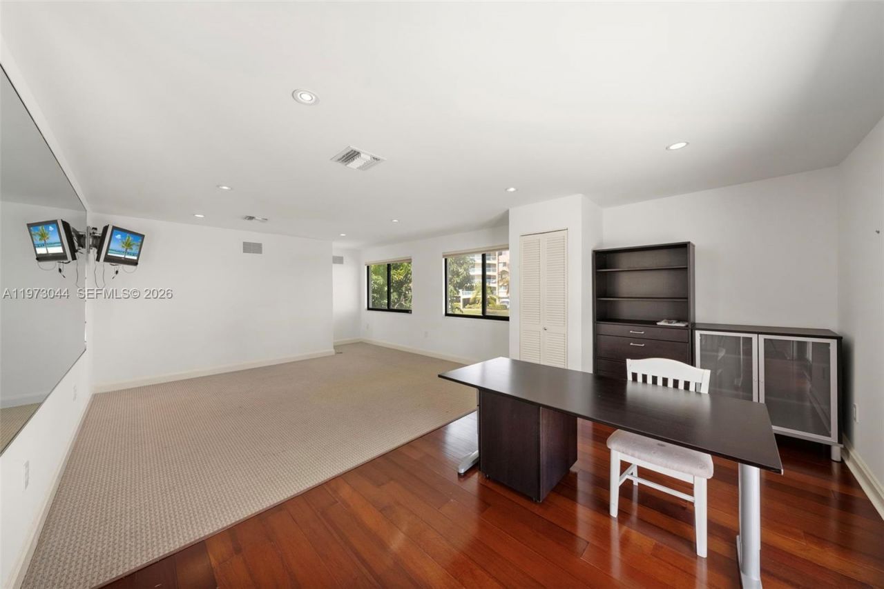 501 Hibiscus Dr, Hallandale Beach, FL 33009 Photo