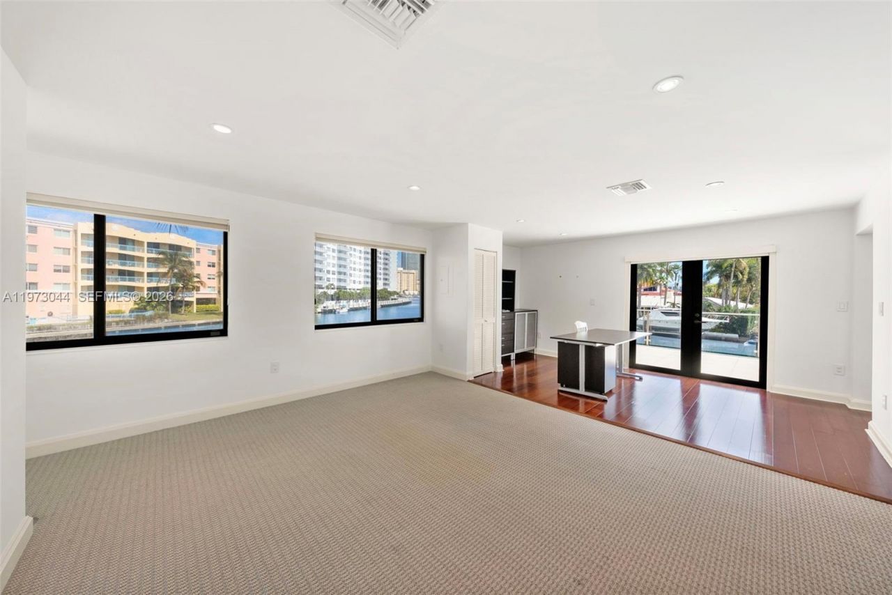 501 Hibiscus Dr, Hallandale Beach, FL 33009 Photo