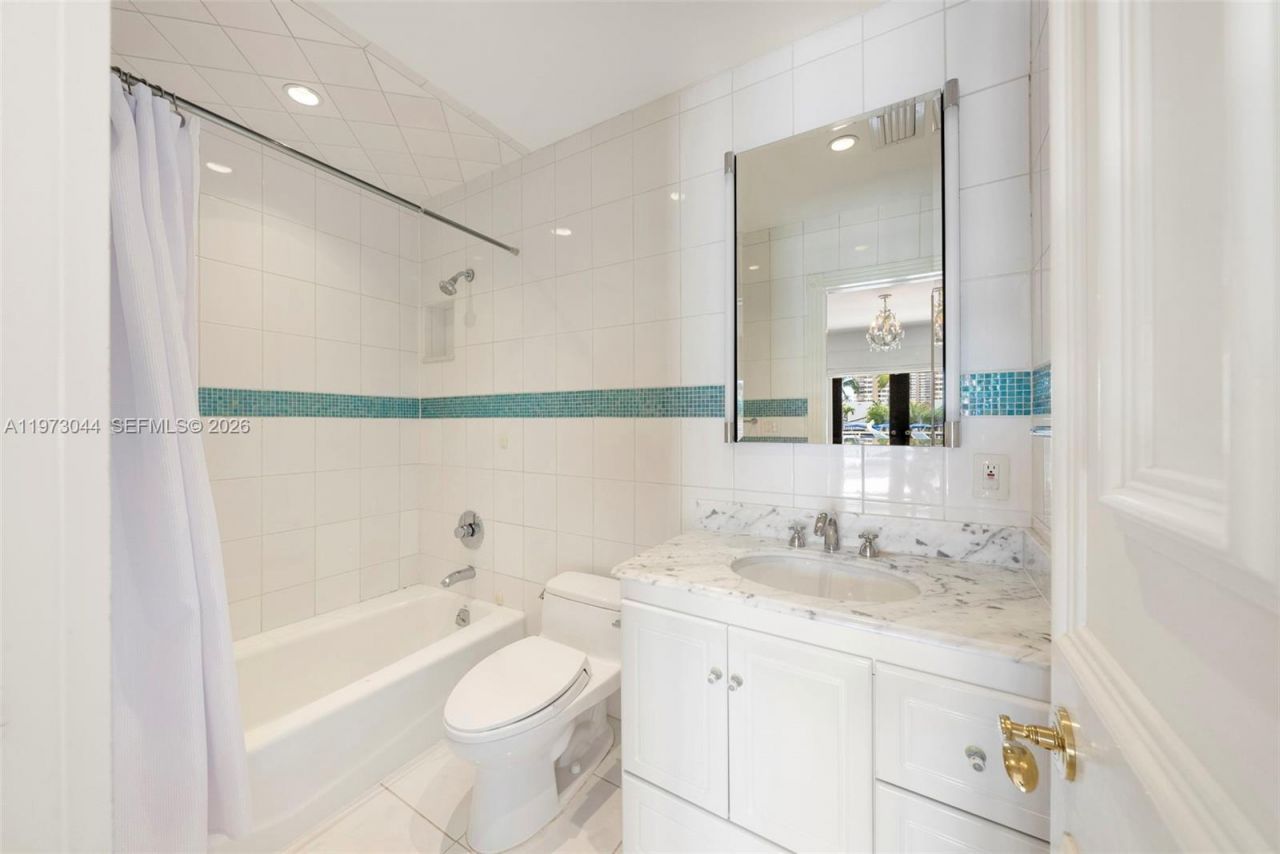 501 Hibiscus Dr, Hallandale Beach, FL 33009 Photo