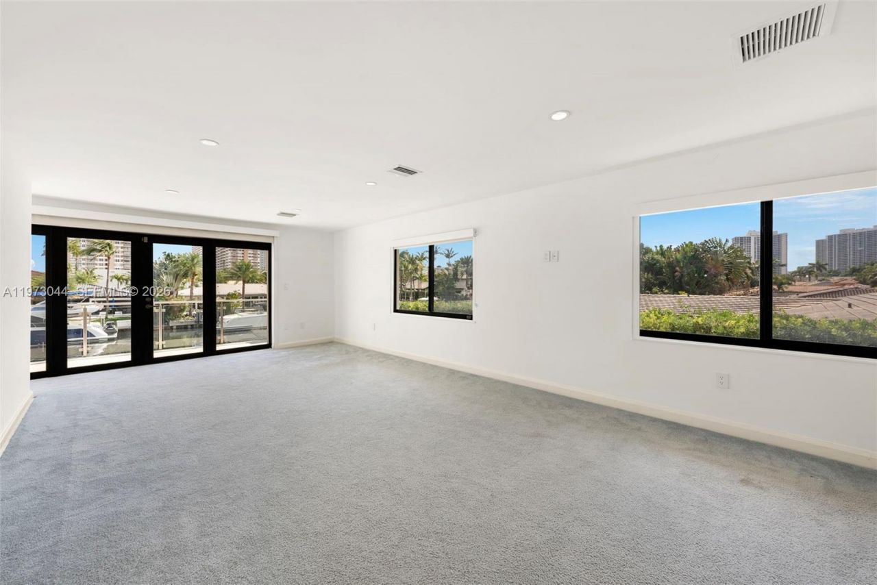 501 Hibiscus Dr, Hallandale Beach, FL 33009 Photo