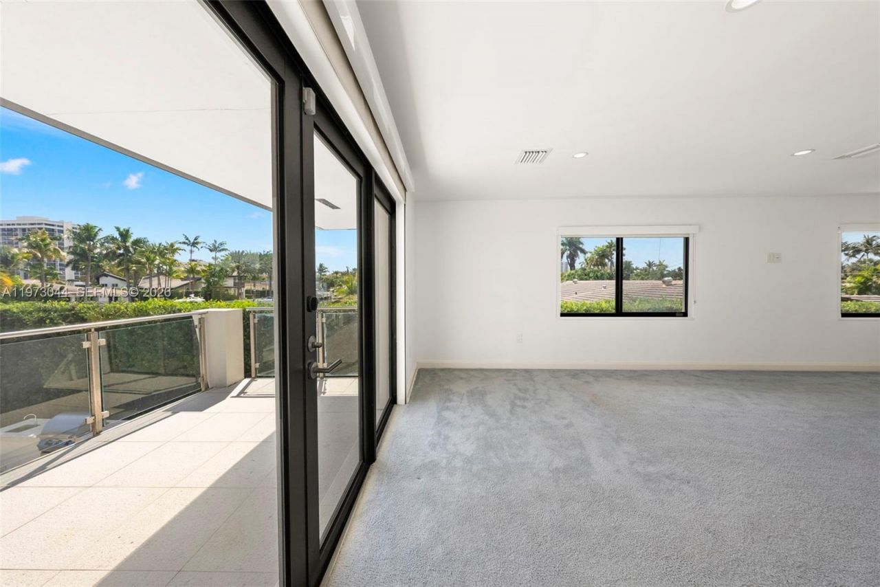 501 Hibiscus Dr, Hallandale Beach, FL 33009 Photo