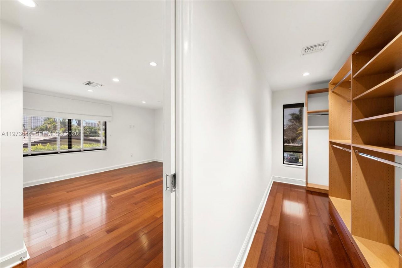 501 Hibiscus Dr, Hallandale Beach, FL 33009 Photo