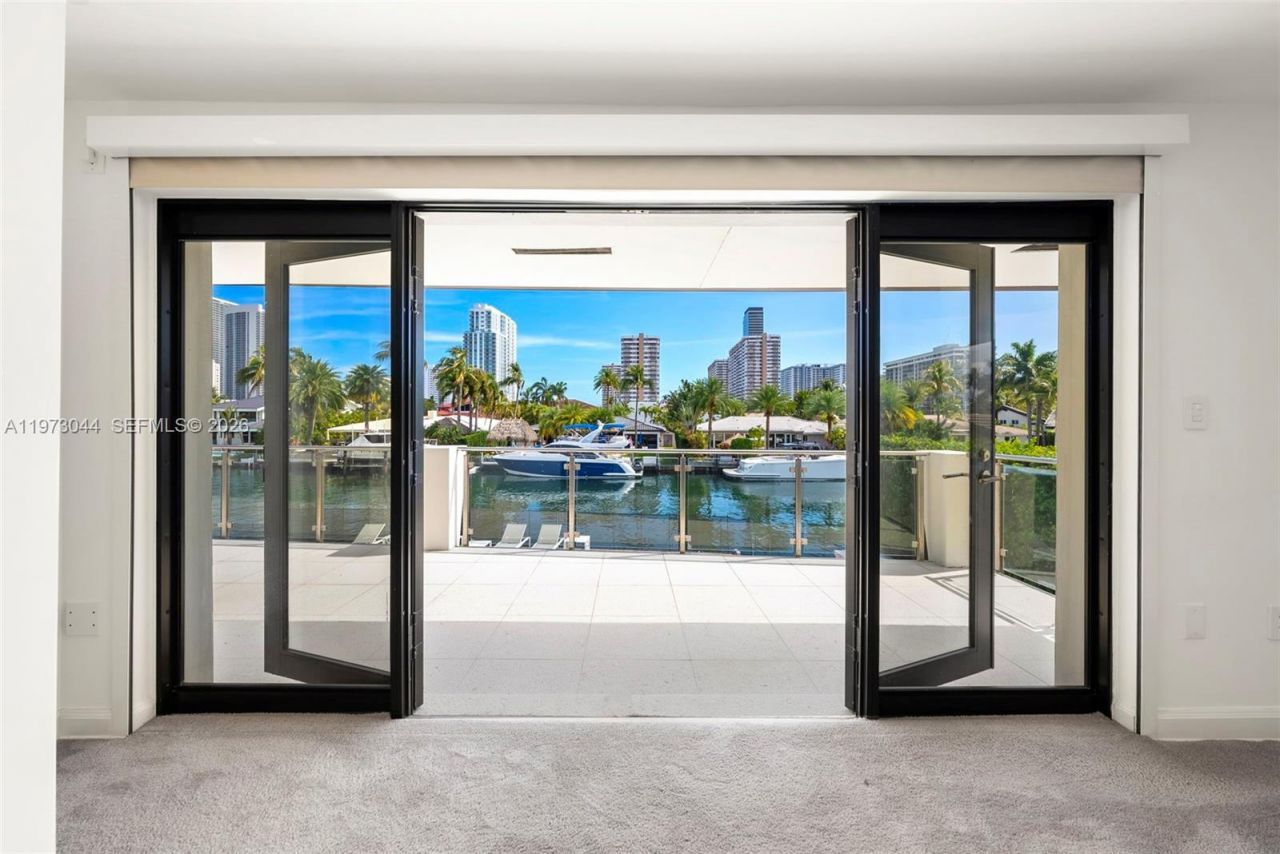 501 Hibiscus Dr, Hallandale Beach, FL 33009 Photo