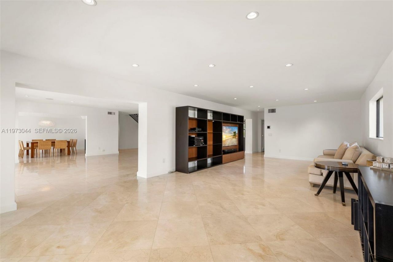 501 Hibiscus Dr, Hallandale Beach, FL 33009 Photo