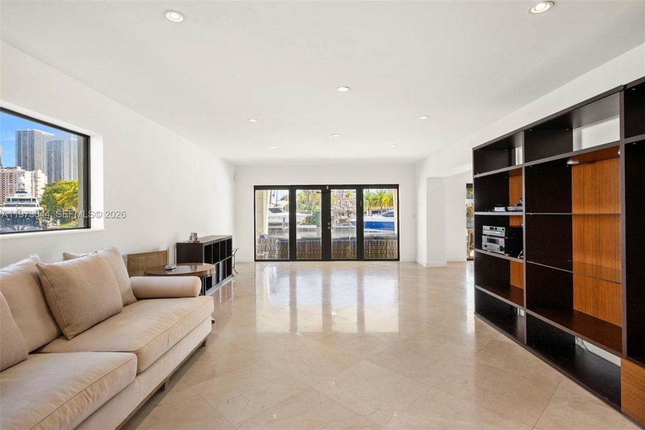 501 Hibiscus Dr, Hallandale Beach, FL 33009 Photo