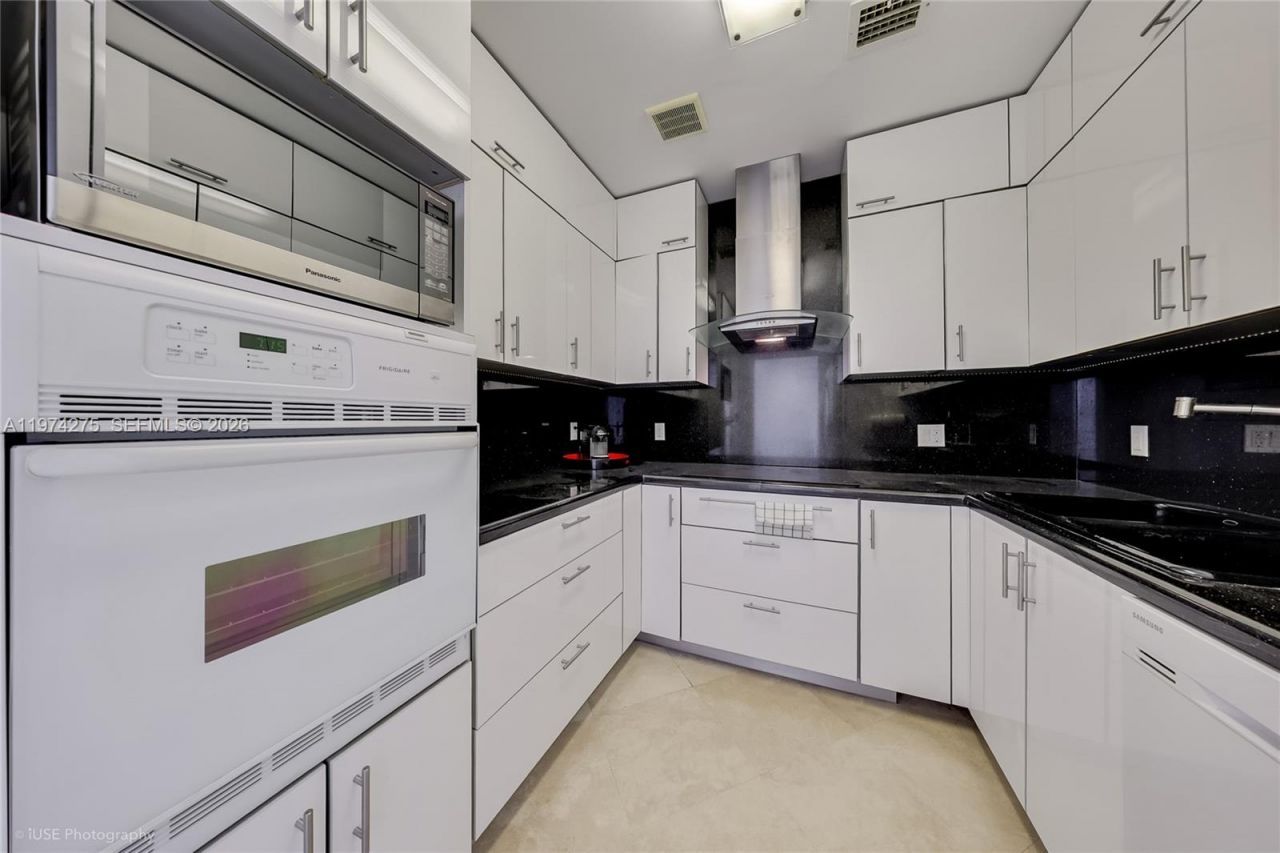 100 Lincoln Rd, Unit PH12, Miami Beach, FL 33139 Photo