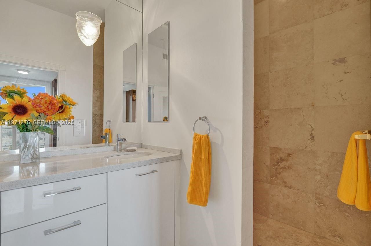 100 Lincoln Rd, Unit PH12, Miami Beach, FL 33139 Photo