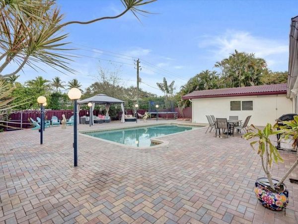 4925 Tyler St, Hollywood, FL 33021