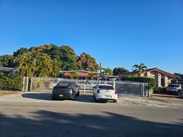 183 E 44th St , Hialeah, FL 33013