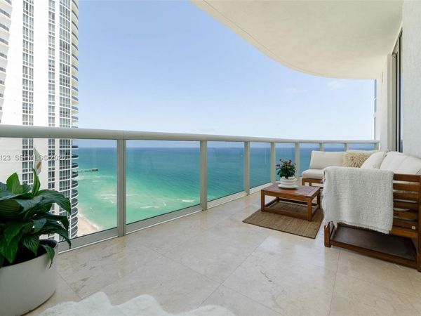 15901 Collins Ave, Unit 2502, Sunny Isles Beach, FL 33160