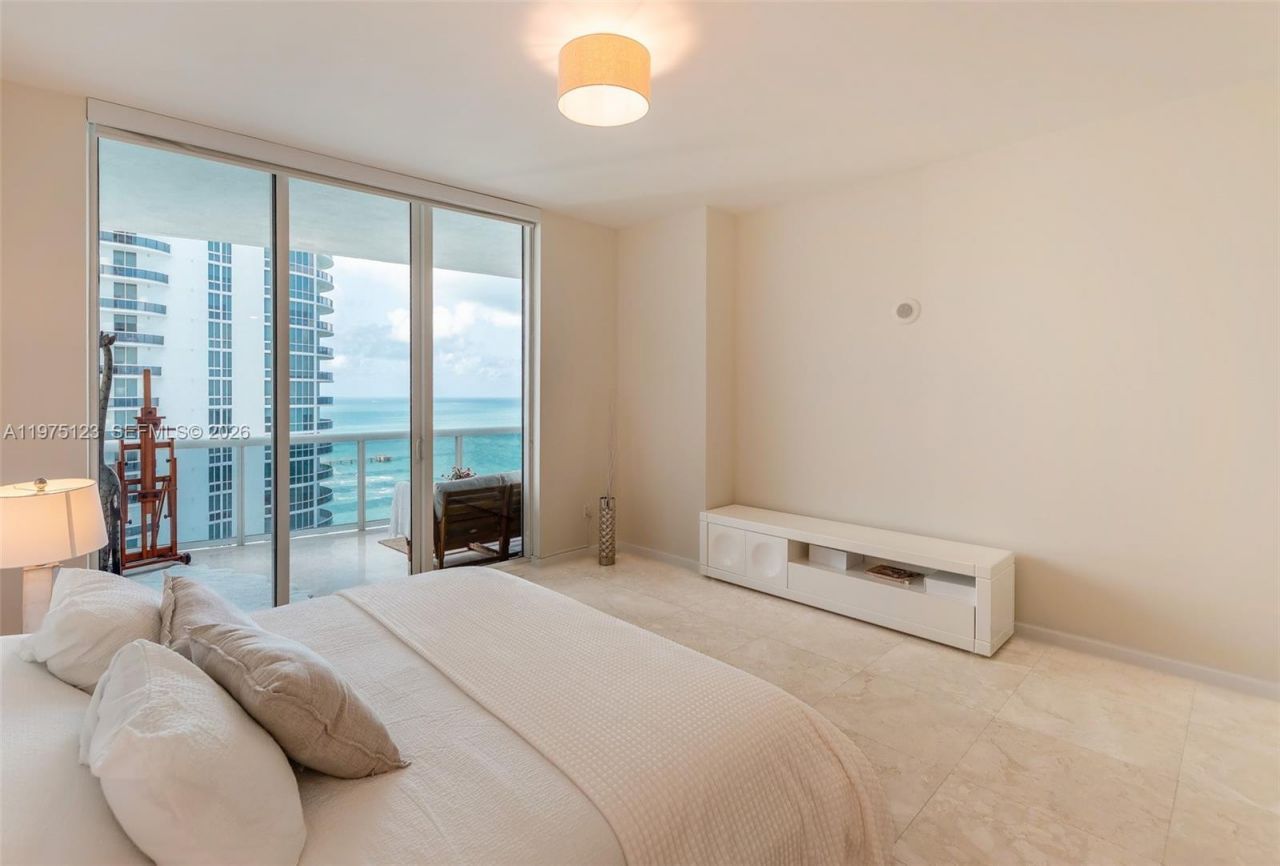 15901 Collins Ave, Unit 2502, Sunny Isles Beach, FL 33160 Photo