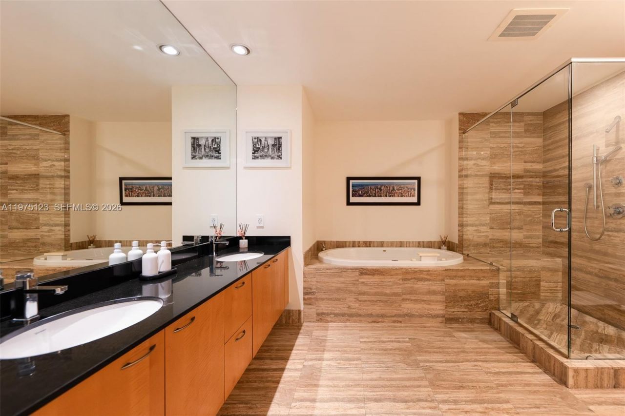 15901 Collins Ave, Unit 2502, Sunny Isles Beach, FL 33160 Photo