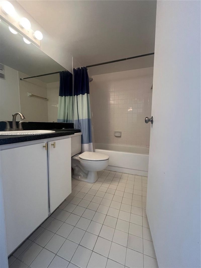 770 Claughton Island Dr, Unit 606, Miami, FL 33131 Photo