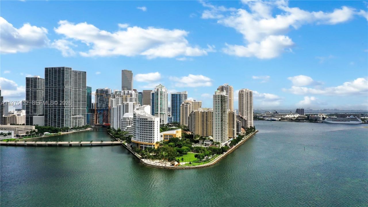 770 Claughton Island Dr, Unit 606, Miami, FL 33131 Photo