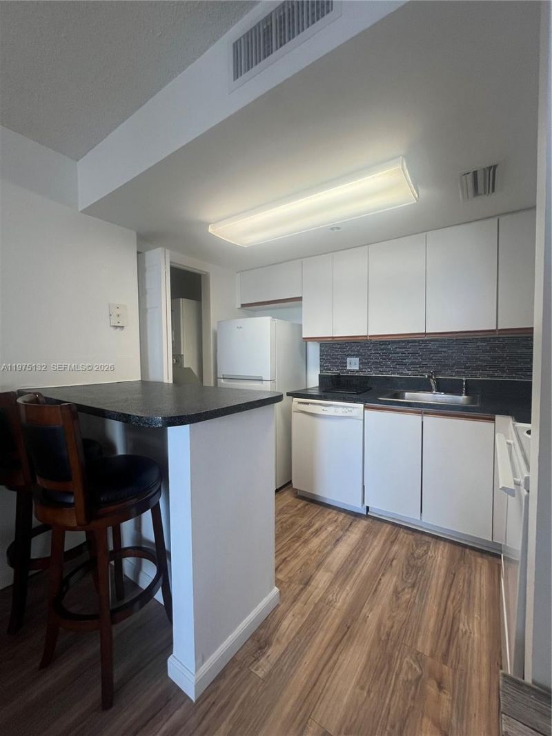 770 Claughton Island Dr, Unit 606, Miami, FL 33131 Photo