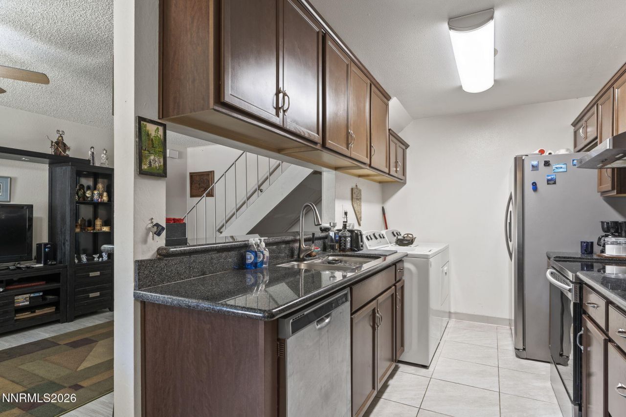 661 Oakwood Drive, Unit APT 3, Sparks, NV 89431 Photo