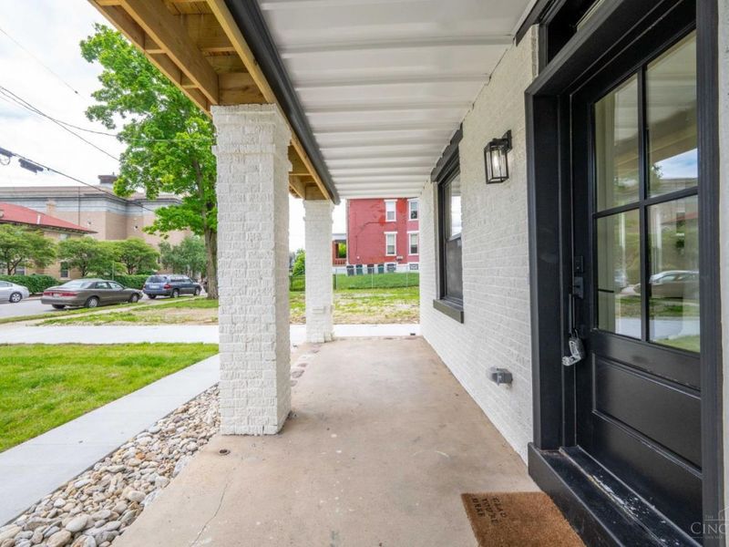 817 Hawthorne Avenue, Unit A, Cincinnati, OH 45205 Photo 2