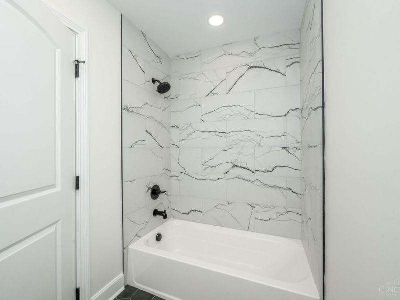 817 Hawthorne Avenue, Unit A, Cincinnati, OH 45205 Photo 29