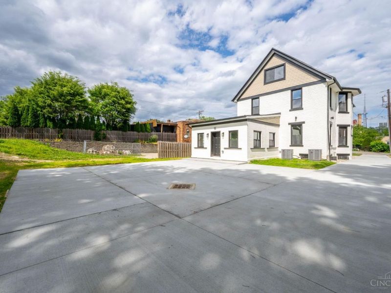 817 Hawthorne Avenue, Unit A, Cincinnati, OH 45205 Photo 32