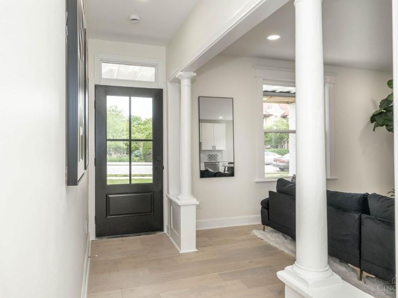 817 Hawthorne Avenue, Unit A, Cincinnati, OH 45205 Photo 4